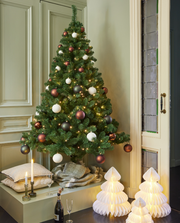 Alles voor kerst koop je op deOosteindeOnline.nl: ontdek onze kunstkerstbomen!