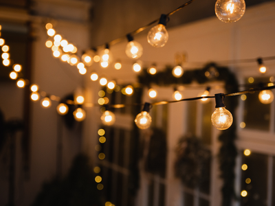 Streng verlichting buiten